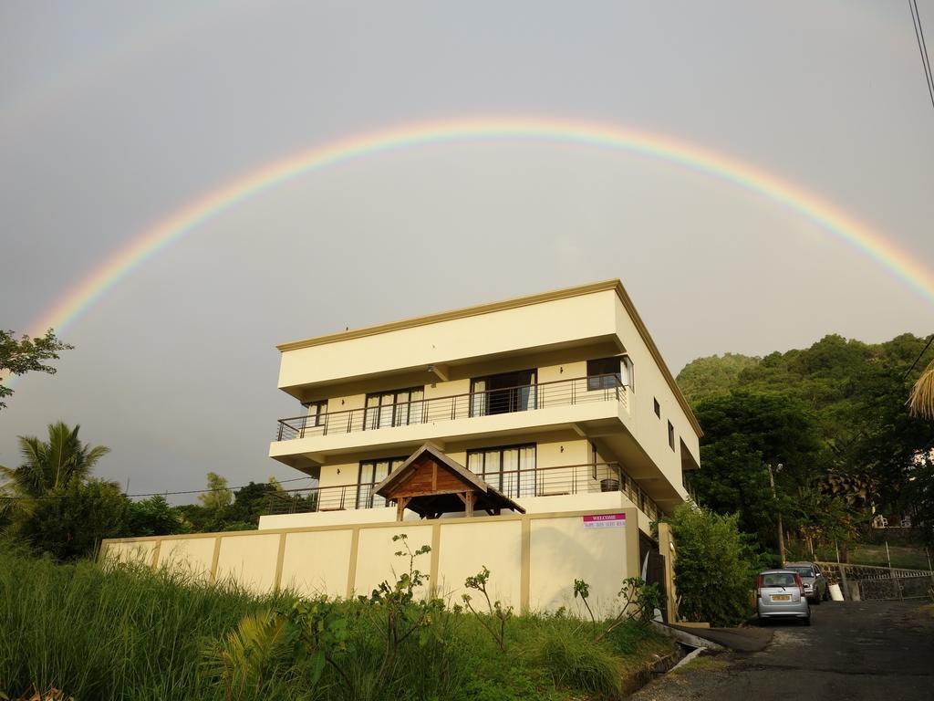 Happy Days Guest House Le Morne Exterior photo